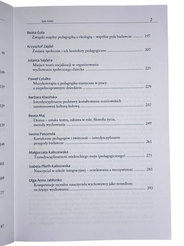 Interdyscyplinarność i transdyscyplinarność pedagogiki Rafał Włodarczyk, Wiktor Żłobicki