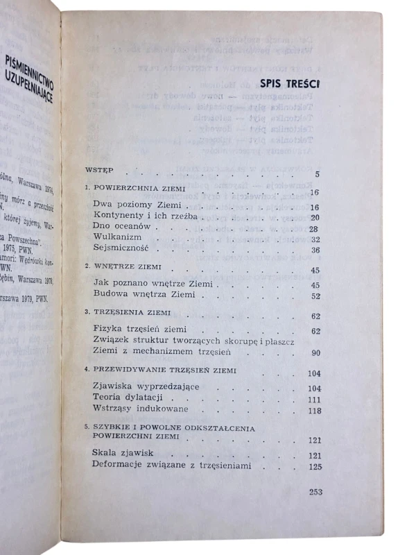 Wnętrze ziemi kształtuje jej powierzchnię Omega Leszek Czechowski, Roman Teisseyre